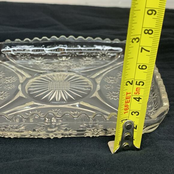 Vintage Pressed Glass Clear Square Dish Daisies Scalloped Edge 6" - Picture 8 of 8